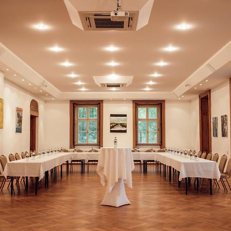 Hotel Kastiel Mojmírovce Esterno foto