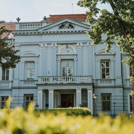 Hotel Kastiel Mojmírovce Esterno foto