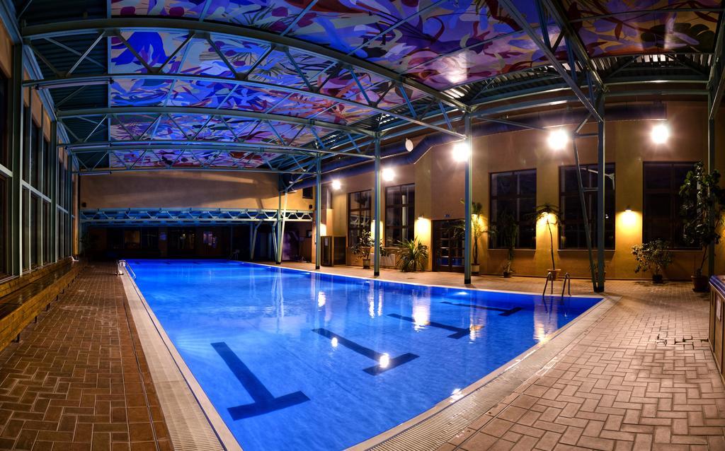 Hotel Kastiel Mojmírovce Esterno foto