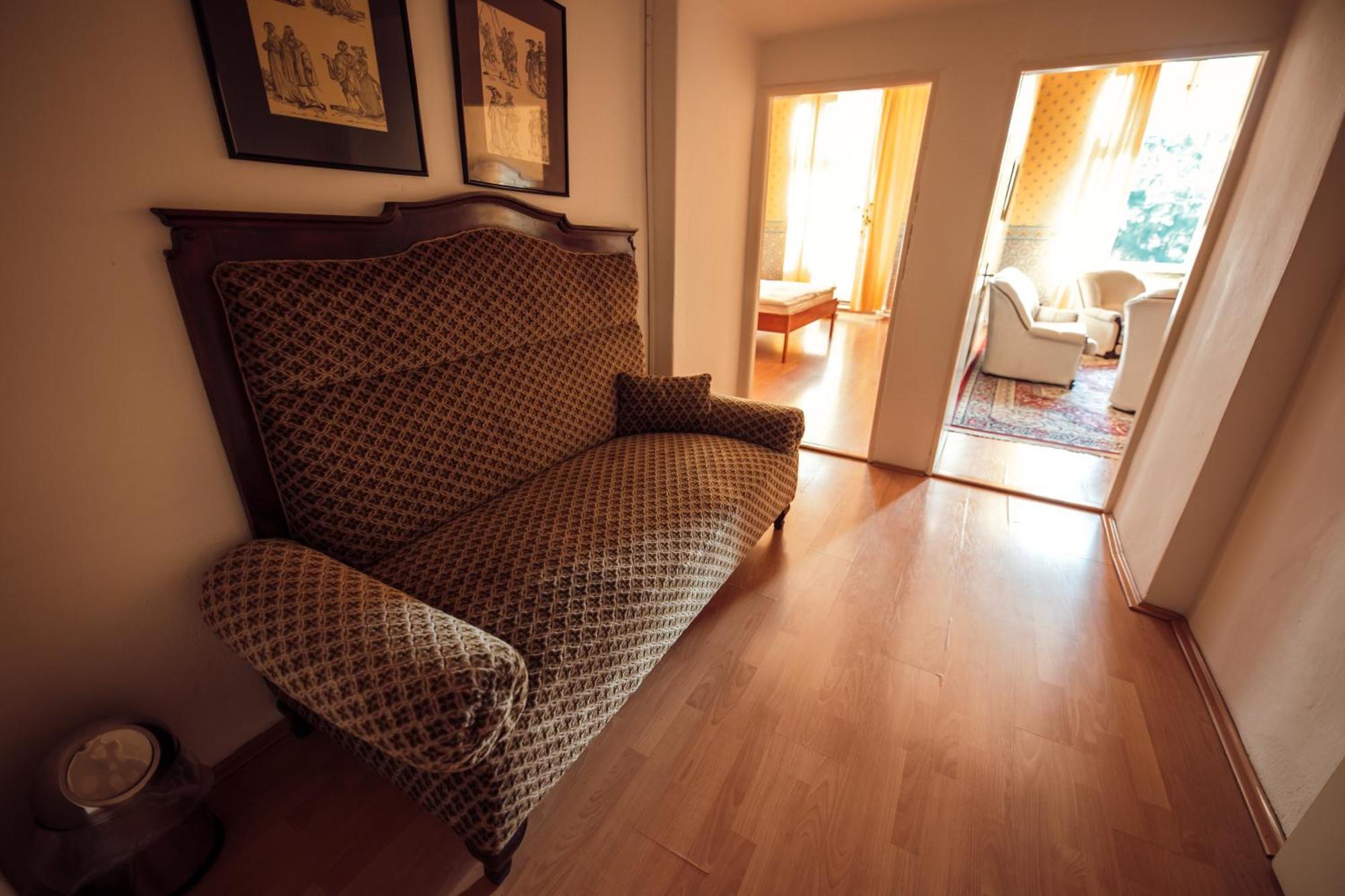 Hotel Kastiel Mojmírovce Esterno foto