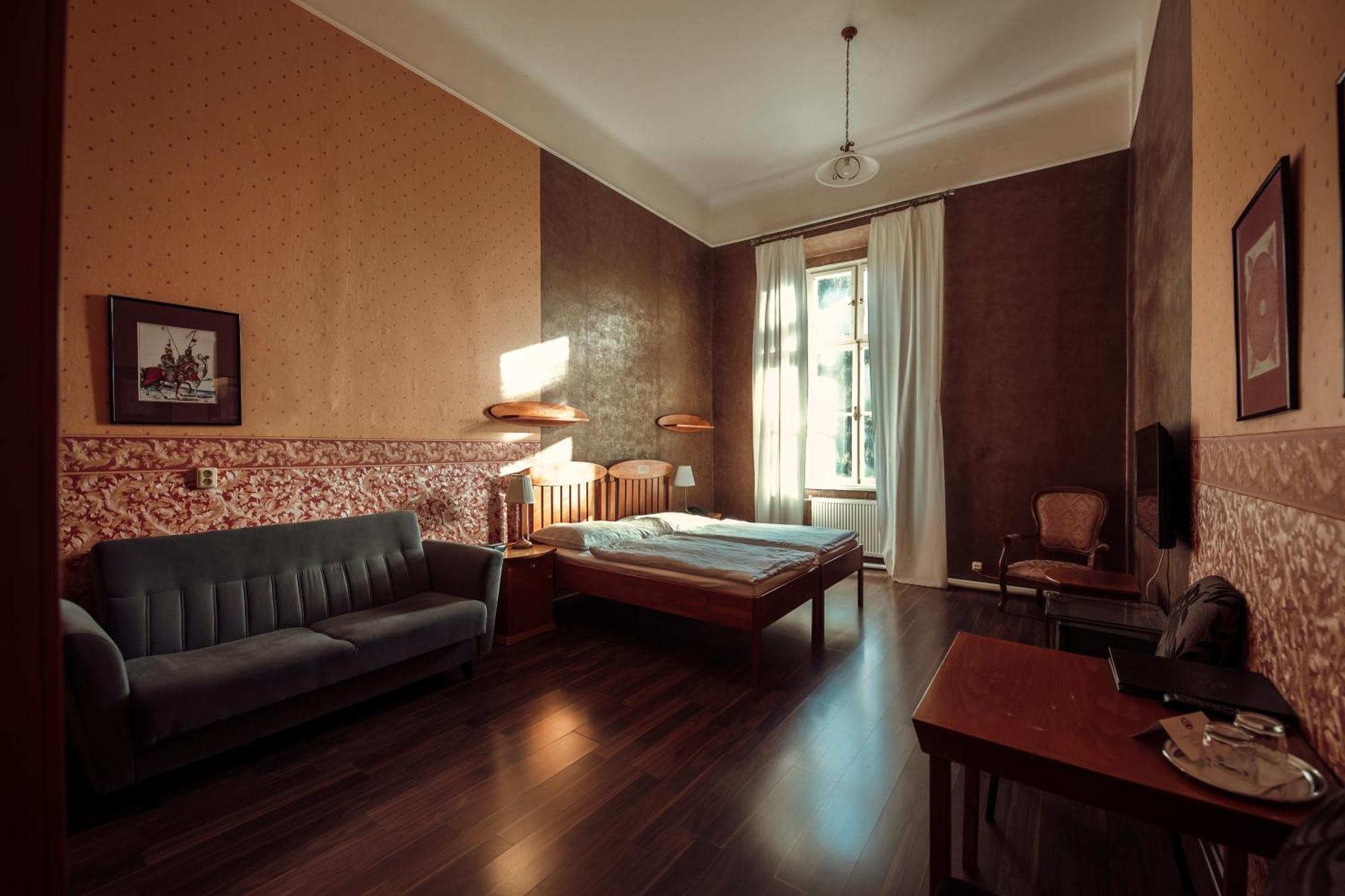Hotel Kastiel Mojmírovce Esterno foto