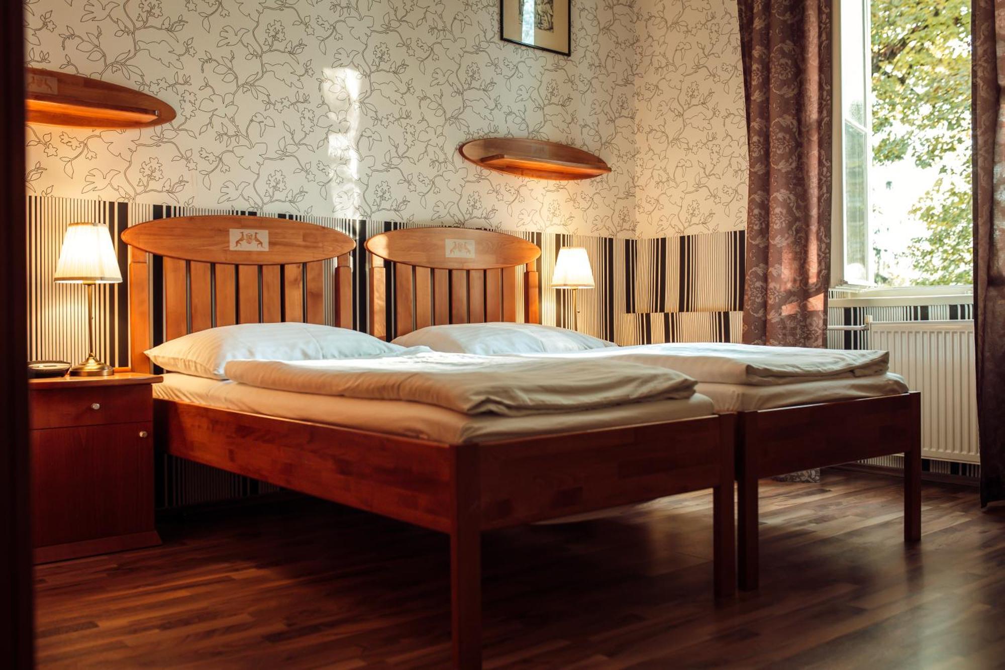 Hotel Kastiel Mojmírovce Esterno foto