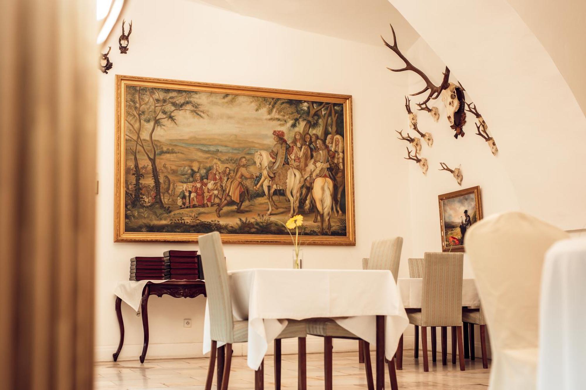 Hotel Kastiel Mojmírovce Esterno foto