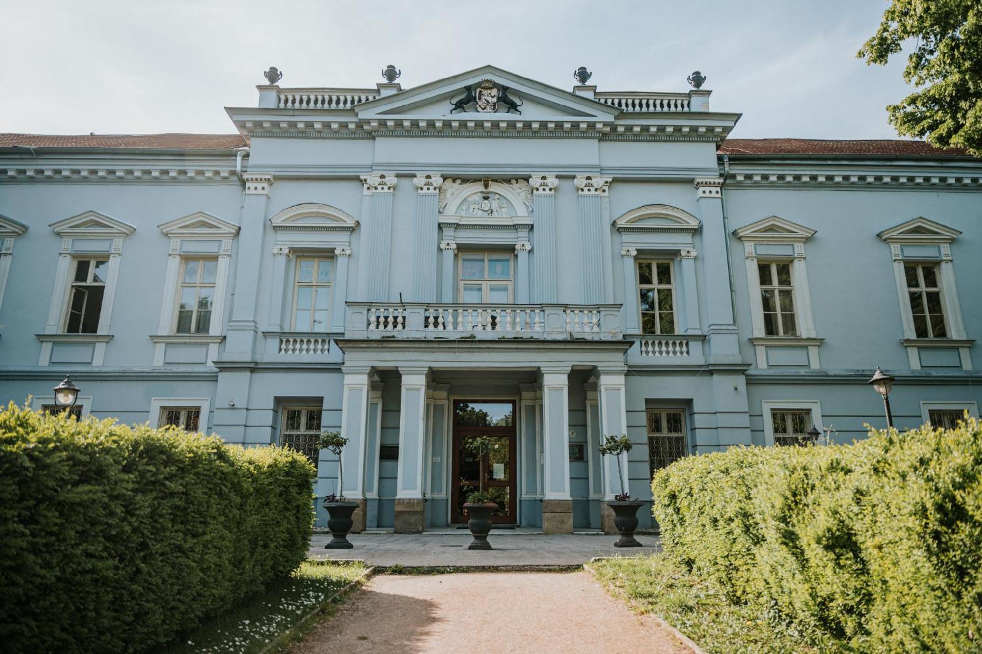 Hotel Kastiel Mojmírovce Esterno foto